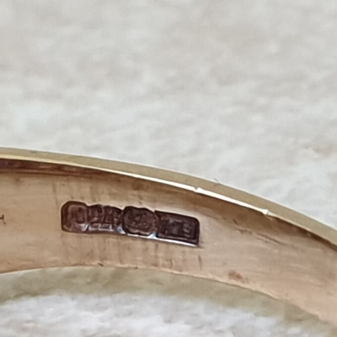 Amethyst & Diamond Ring in 9ct Gold