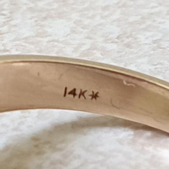 Unusual Flower Design Ring in 14ct Gold