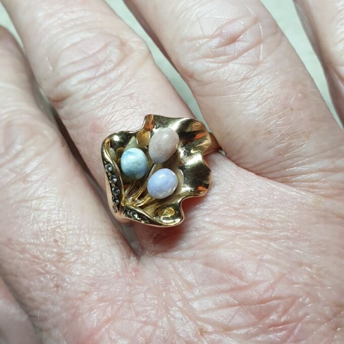 Unusual Flower Design Ring in 14ct Gold