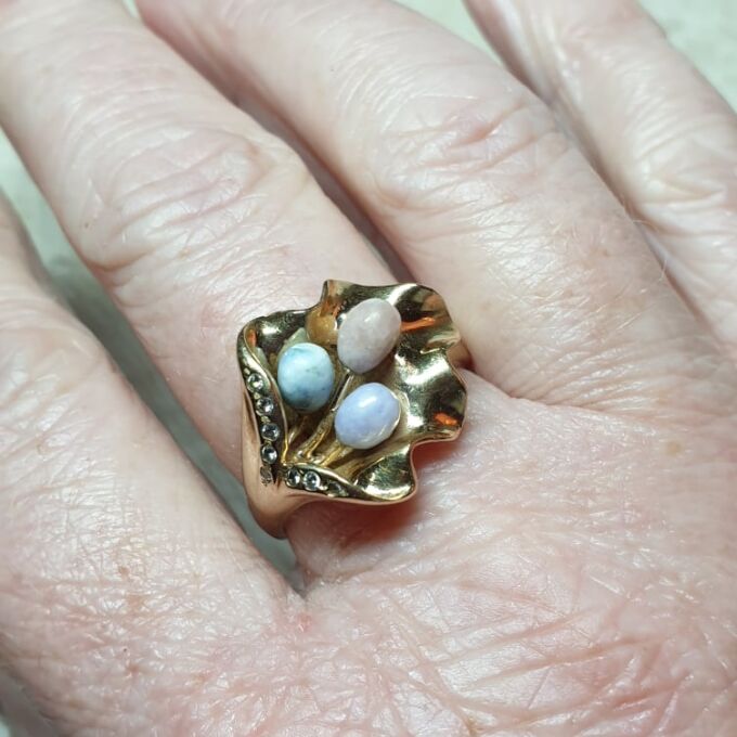 Unusual Flower Design Ring in 14ct Gold