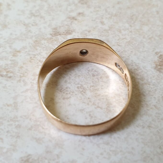 Star Set Diamond Signet Ring in 18ct Gold