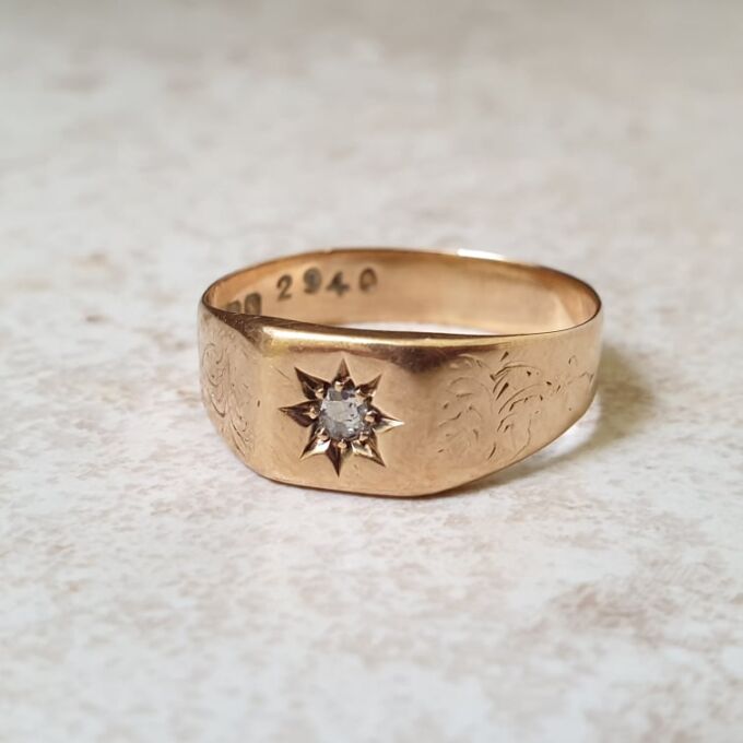 Star Set Diamond Signet Ring in 18ct Gold
