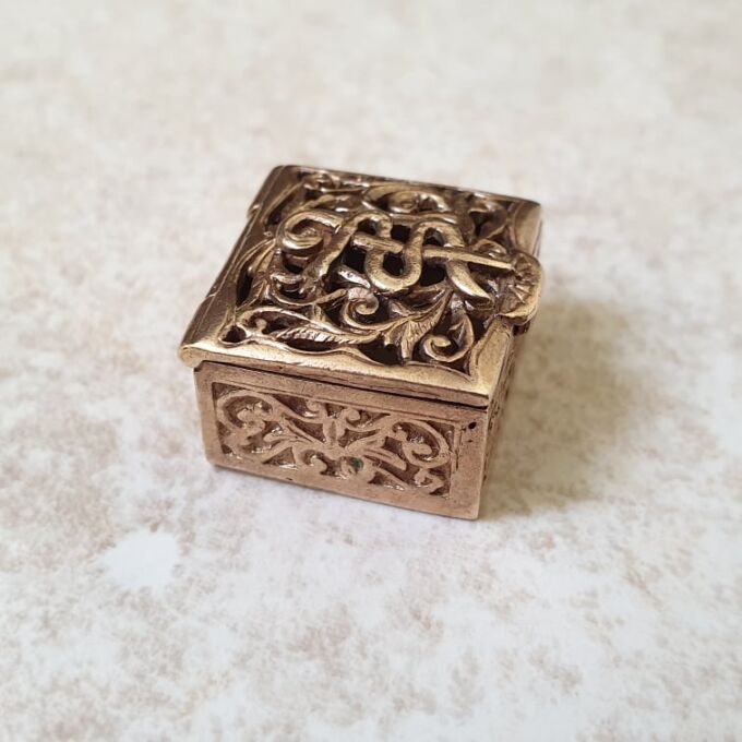 Ornate Pill Box in 9ct Gold - Gems Afire - Vintage Jewellery UK