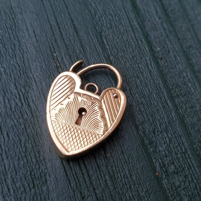 Geometric Patterned Heart Padlock in 9ct Gold