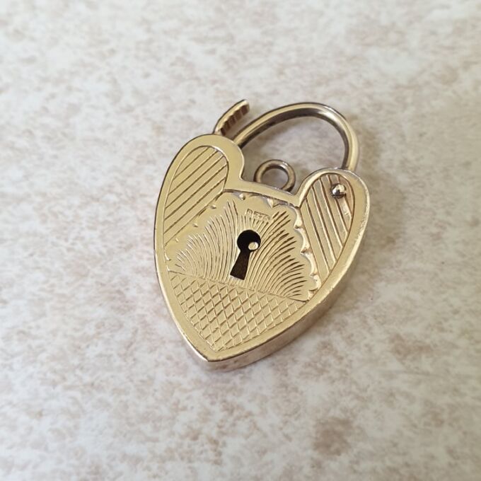Geometric Patterned Heart Padlock in 9ct Gold