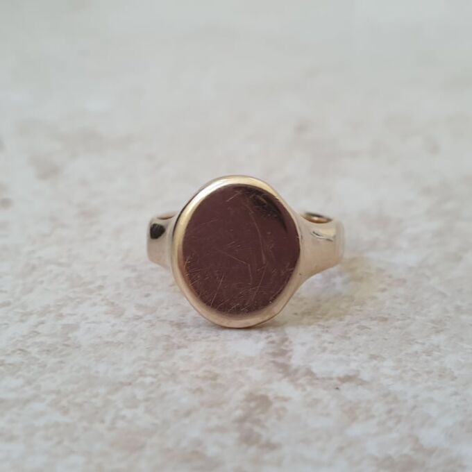 Tiny Signet Ring in 9ct Gold