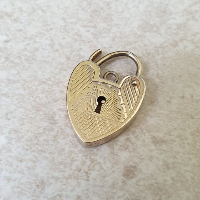 Geometric Patterned Heart Padlock in 9ct Gold