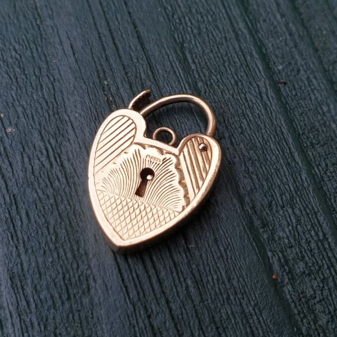 Geometric Patterned Heart Padlock in 9ct Gold