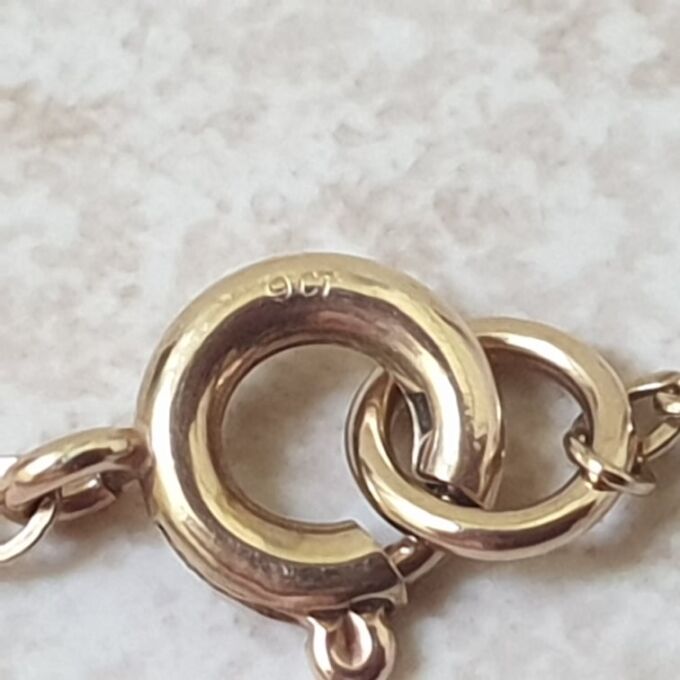 Dainty Coral Necklace in 9ct Gold