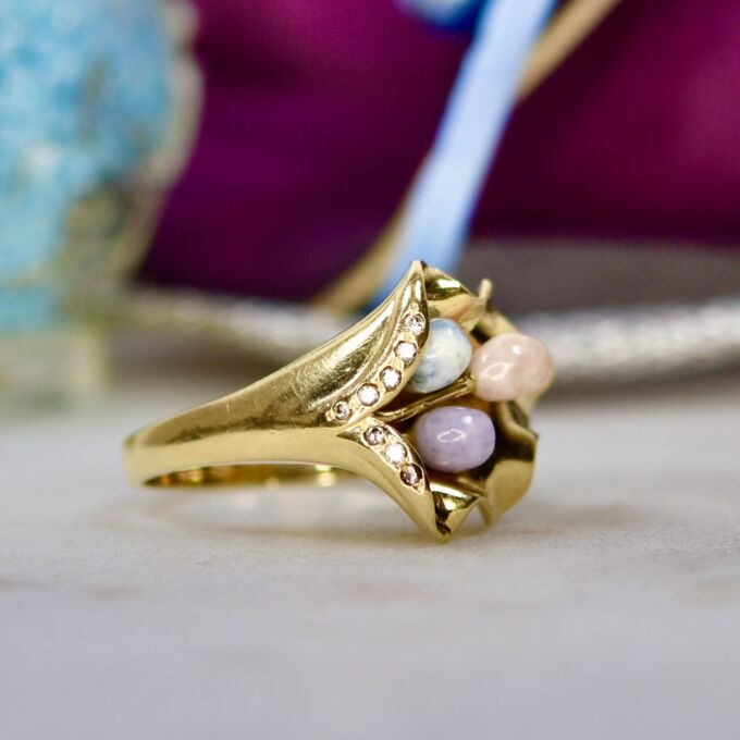 Unusual Flower Design Ring in 14ct Gold