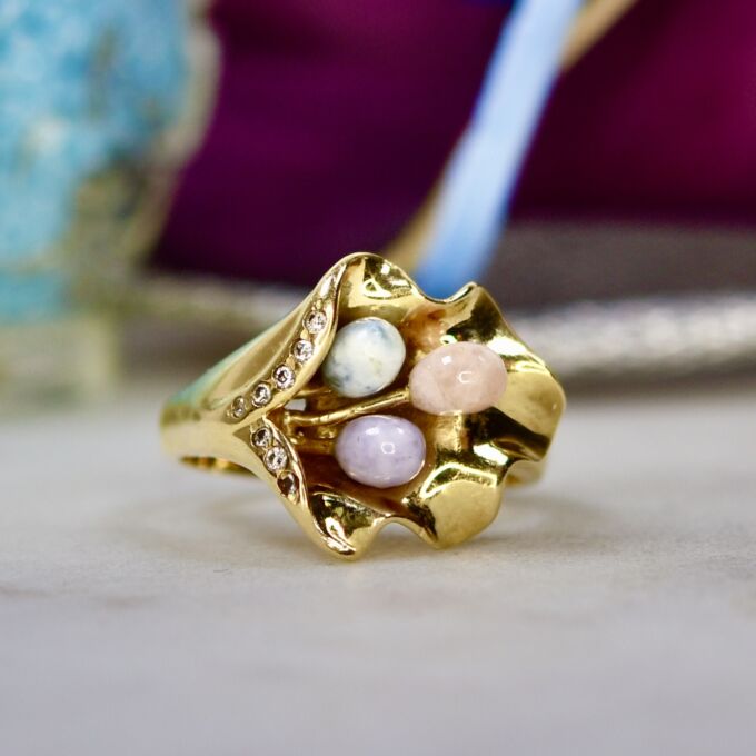 Unusual Flower Design Ring in 14ct Gold