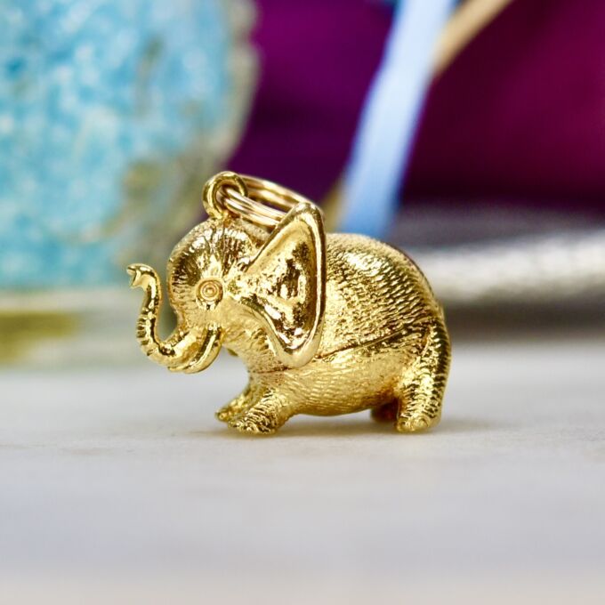 Adorable Elephant Pendant in 9ct Gold