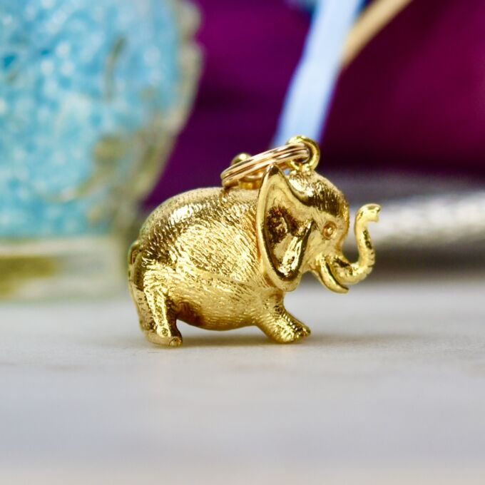 Adorable Elephant Pendant in 9ct Gold