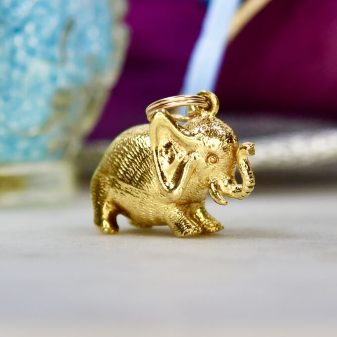 Adorable Elephant Pendant in 9ct Gold