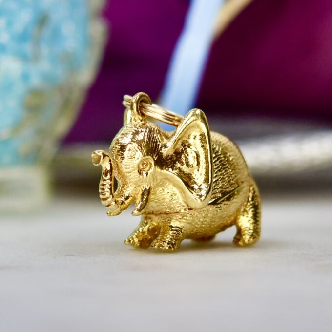 Adorable Elephant Pendant in 9ct Gold