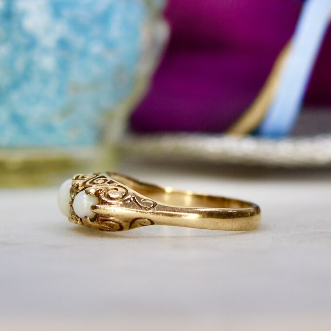 Opal Ring in 9ct Gold