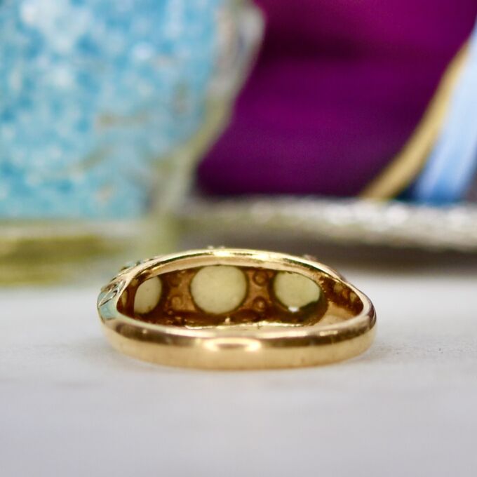 Opal Ring in 9ct Gold