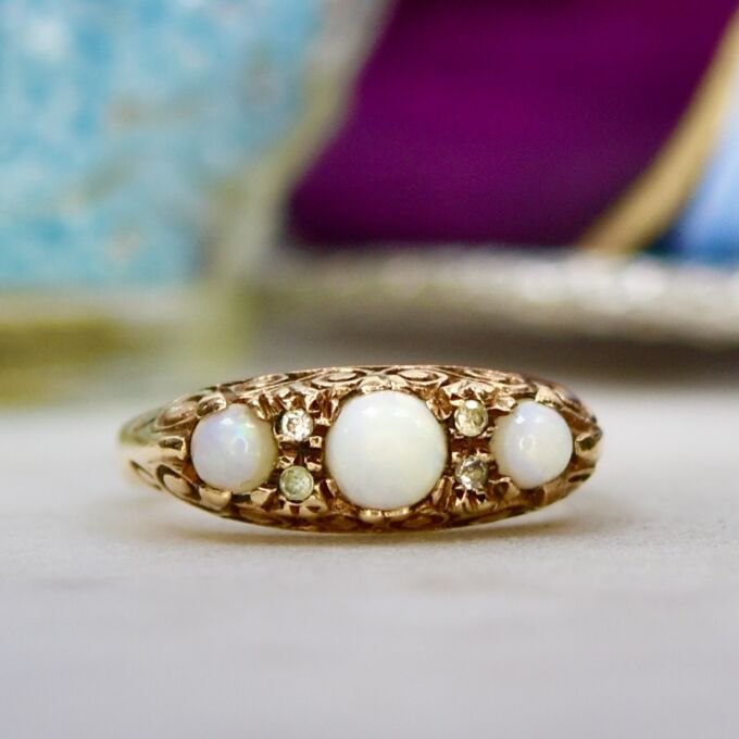 Opal Ring in 9ct Gold