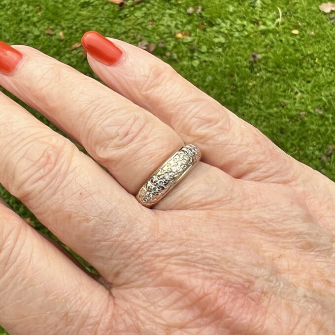 Diamond Set Graduating Band in 9ct Gold