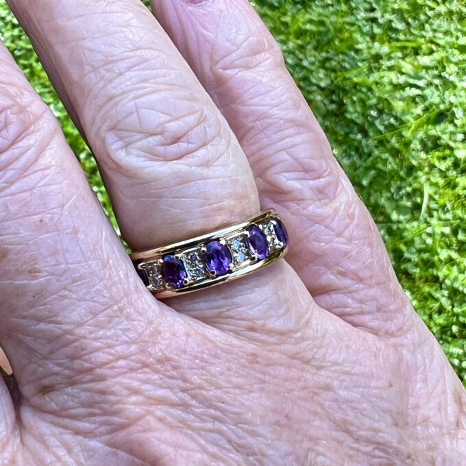 Amethyst & Diamond Ring in 9ct Gold