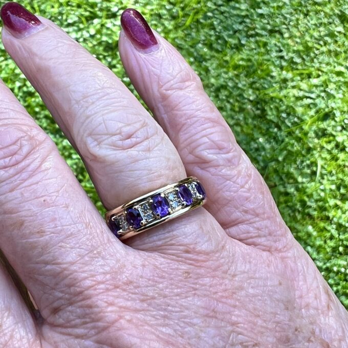 Amethyst & Diamond Ring in 9ct Gold