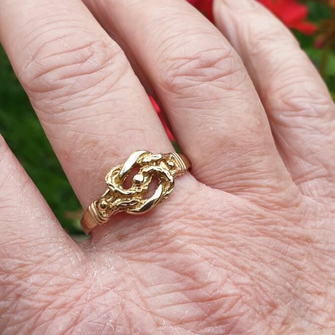 Knot Ring in 9ct Gold