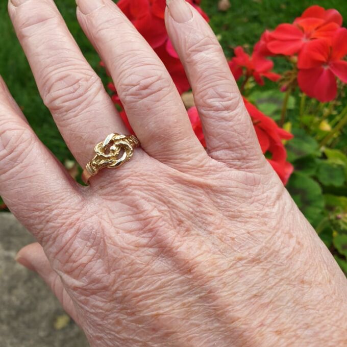 Knot Ring in 9ct Gold