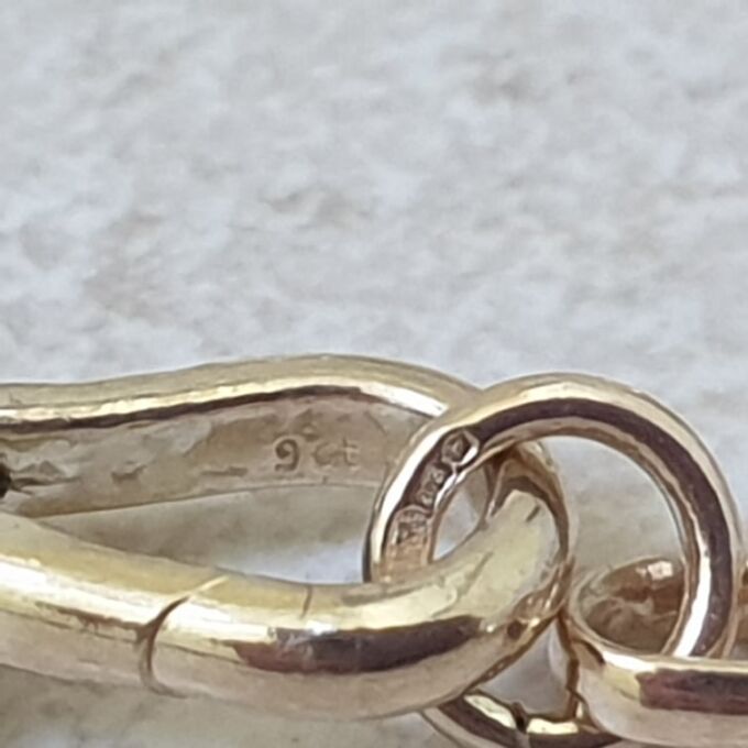 Trombone Link Necklace with T Bar and Dog Clip in 9ct Gold