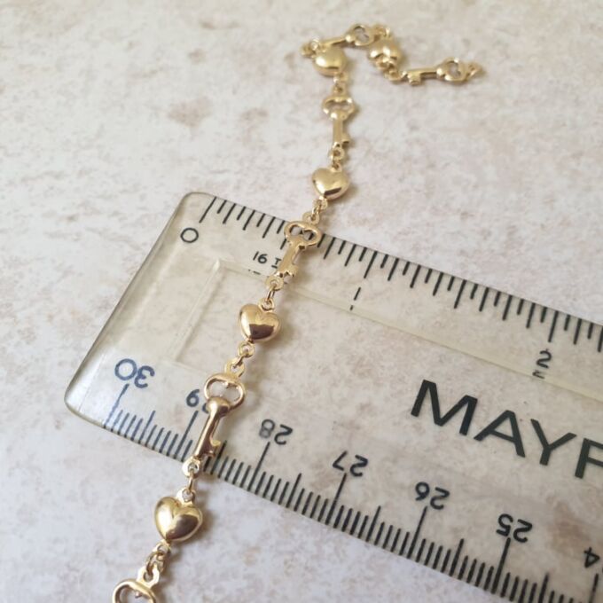 Key and Heart Bracelet in 9ct Gold