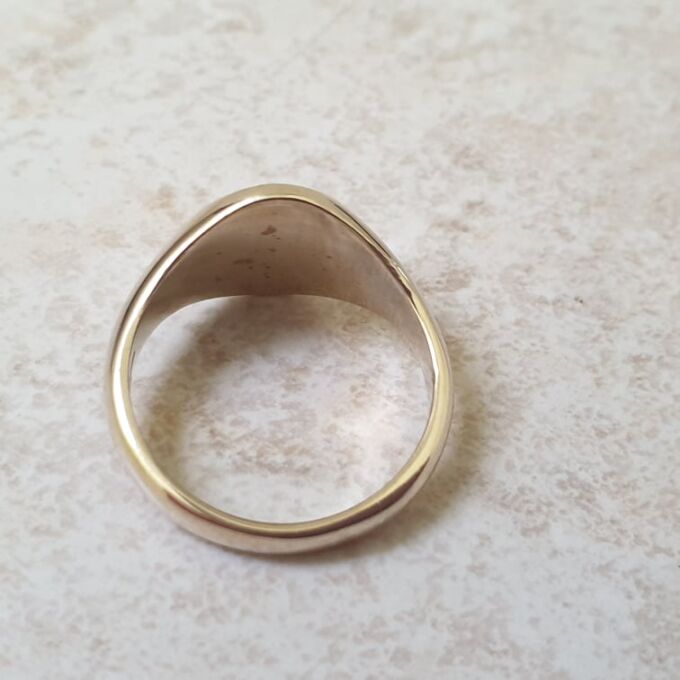 Oval Signet Ring in 9ct Gold