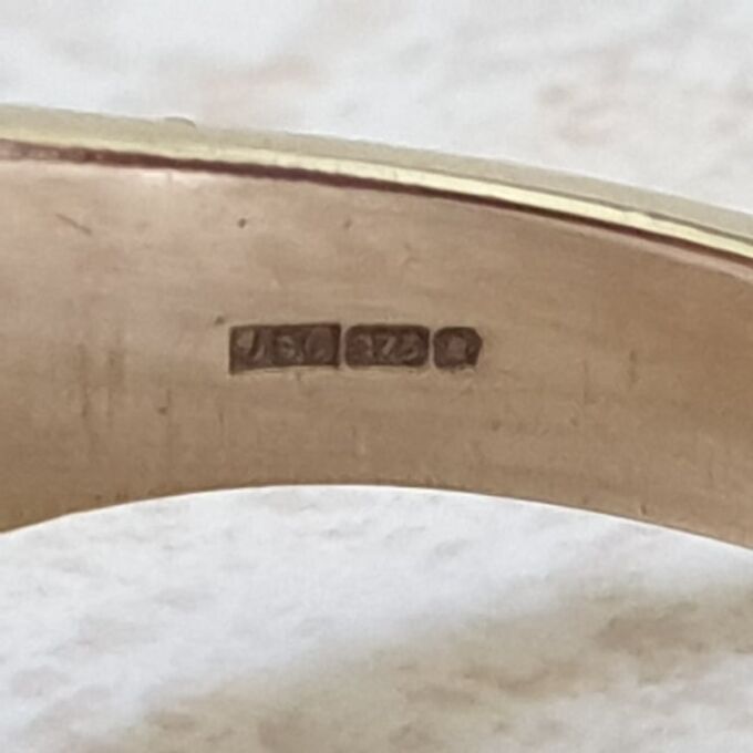 Oval Signet Ring in 9ct Gold