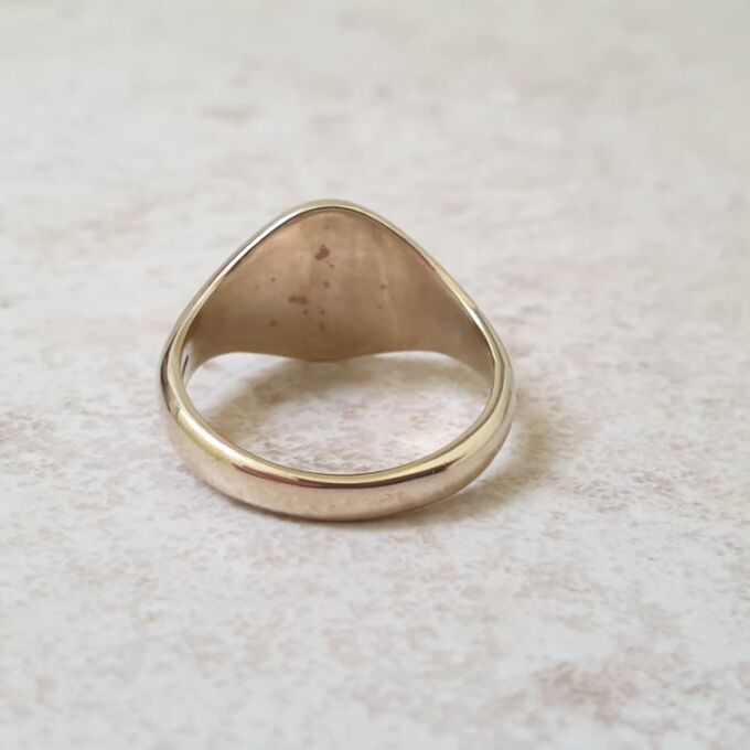 Oval Signet Ring in 9ct Gold