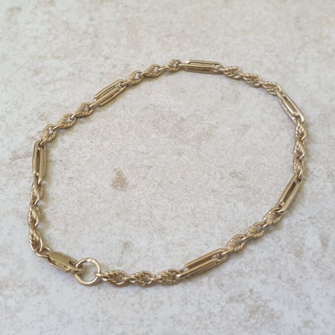 Reserved – Ornate Paper Clip Link Bracelet in 9ct Gold