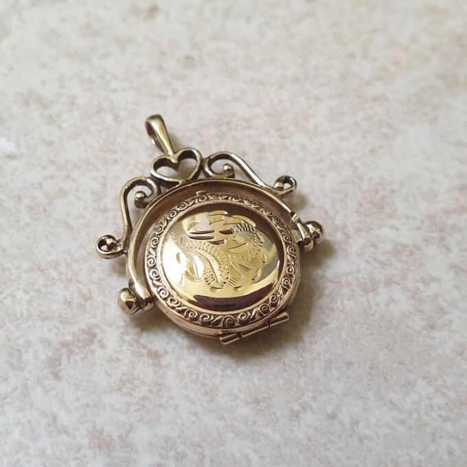 Spinner Locket Pendant in 9ct Gold