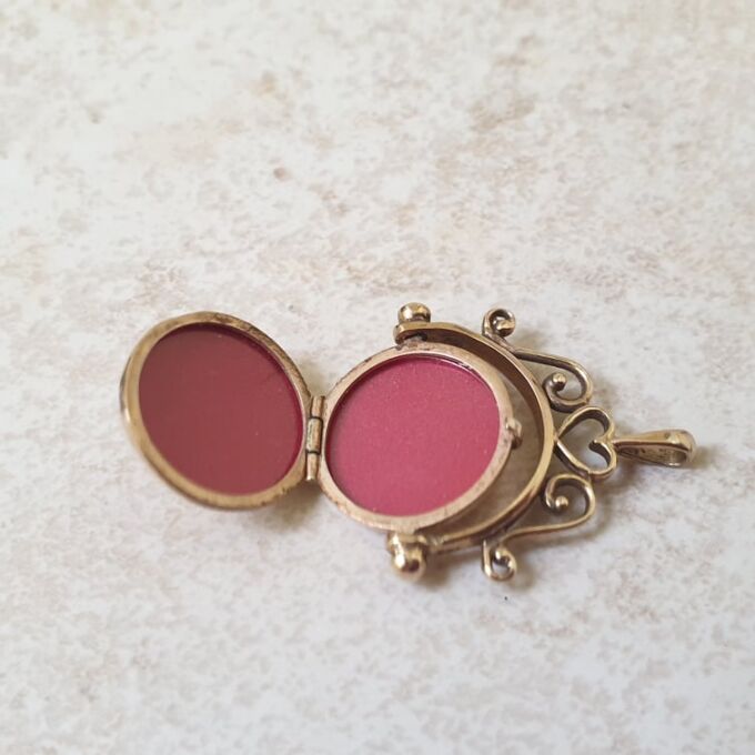 Spinner Locket Pendant in 9ct Gold