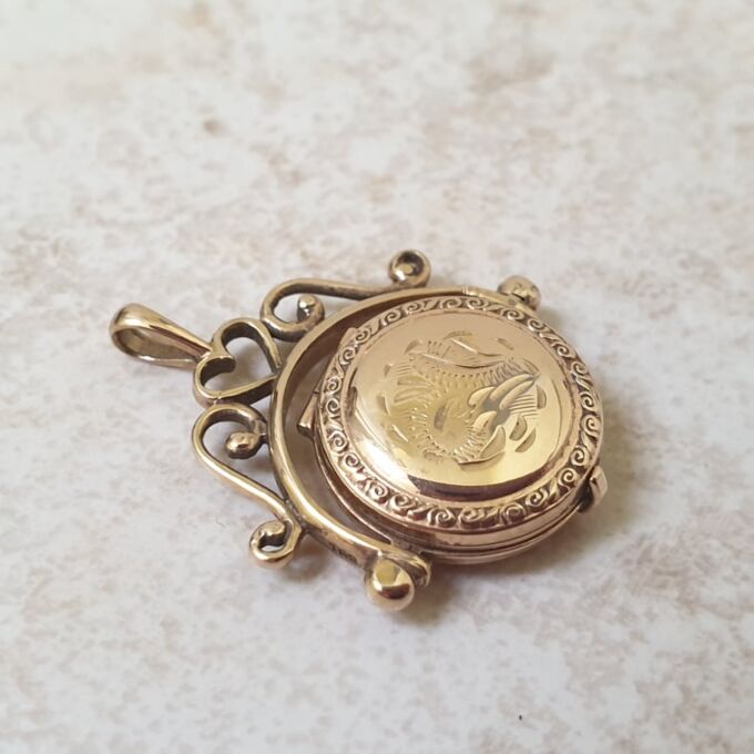 Spinner Locket Pendant in 9ct Gold