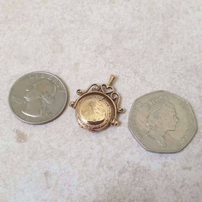 Spinner Locket Pendant in 9ct Gold