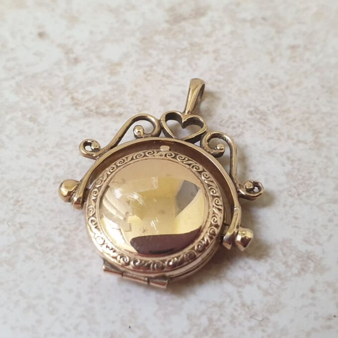 Spinner Locket Pendant in 9ct Gold