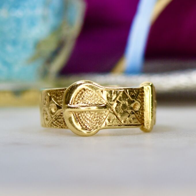 Heavyweight Buckle Ring in 9ct Gold
