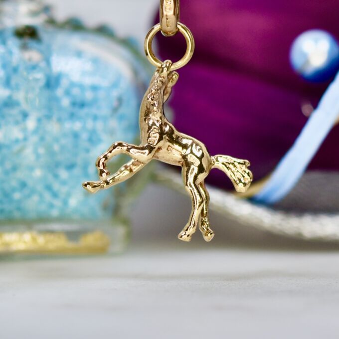 Horse Pendant in 9ct Gold