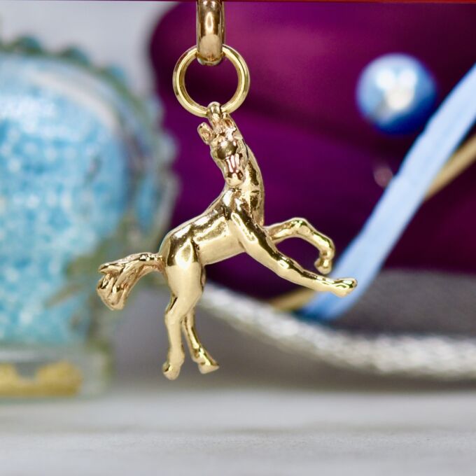 Horse Pendant in 9ct Gold