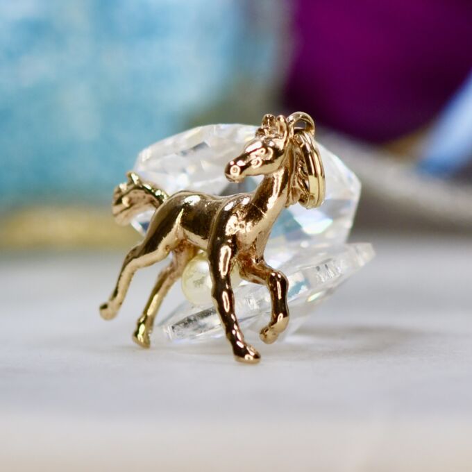 Horse Pendant in 9ct Gold