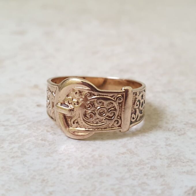 Buckle Ring in 9ct Gold