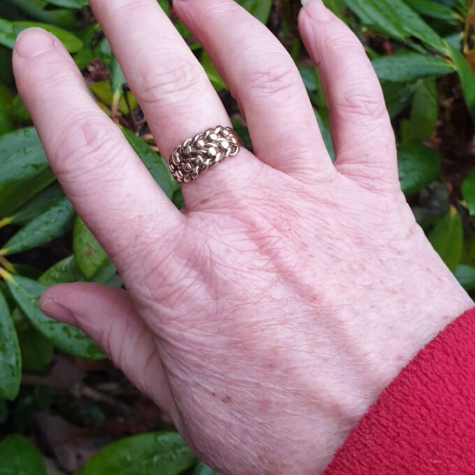 Keeper Ring in 9ct Gold