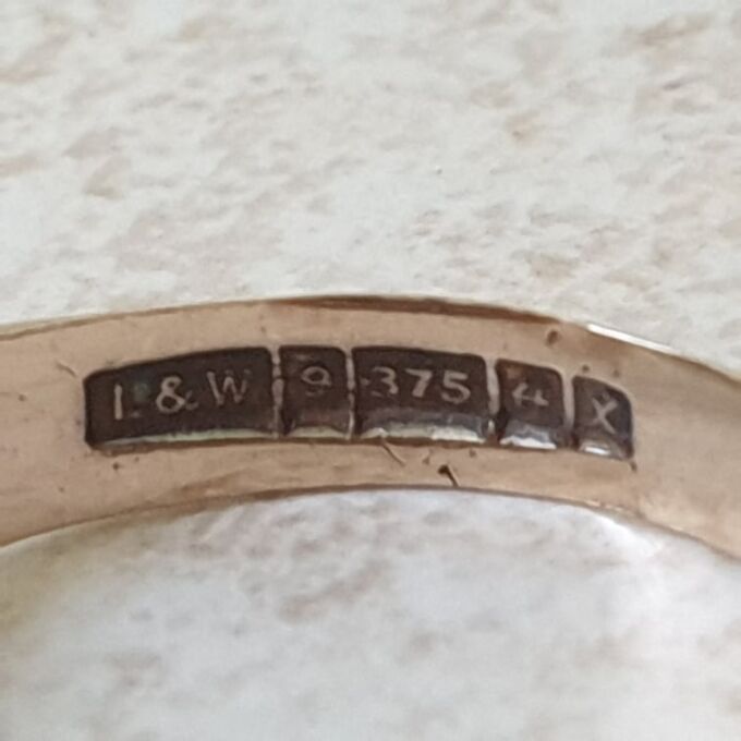 Keeper Ring in 9ct Gold