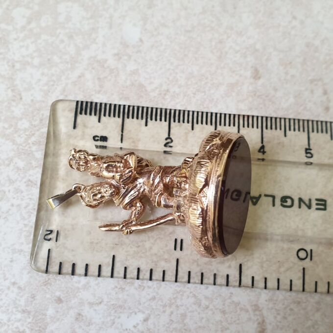 St Christopher Pendant in 9ct Gold