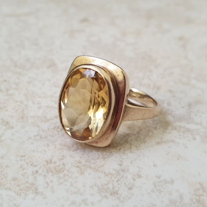 Citrine Solitaire Ring in 9ct Gold
