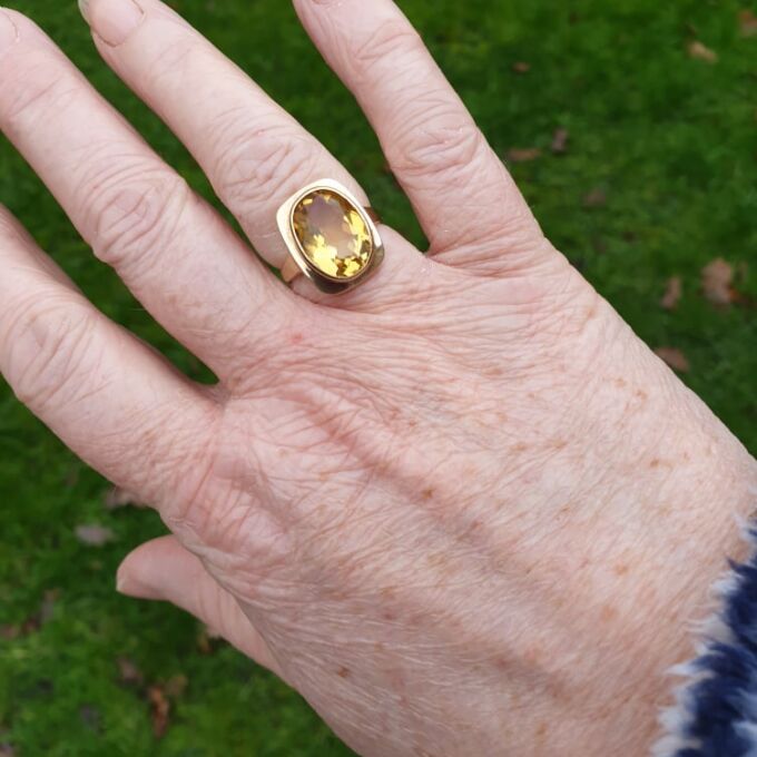 Citrine Solitaire Ring in 9ct Gold