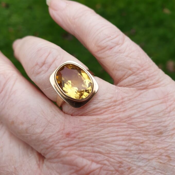 Citrine Solitaire Ring in 9ct Gold