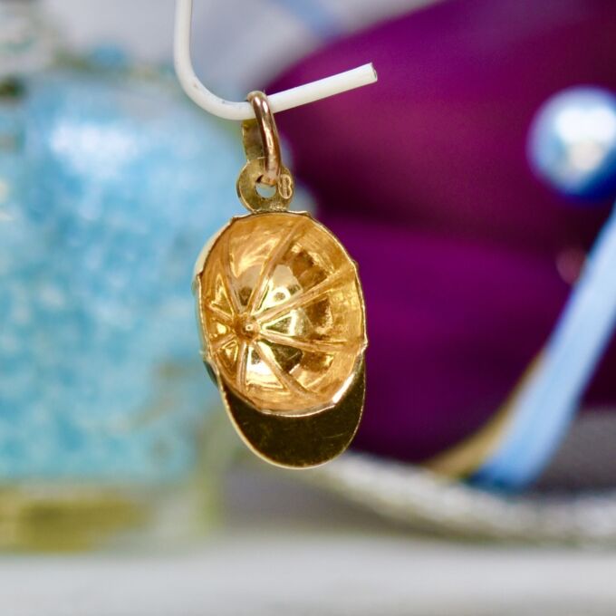 Jockey Silk Cap in 9ct Gold